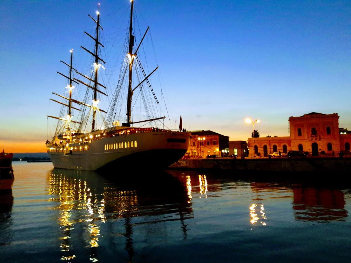 Elegante Appartamento In Palazzo Storico Ortigia Συρακούσες Εξωτερικό φωτογραφία