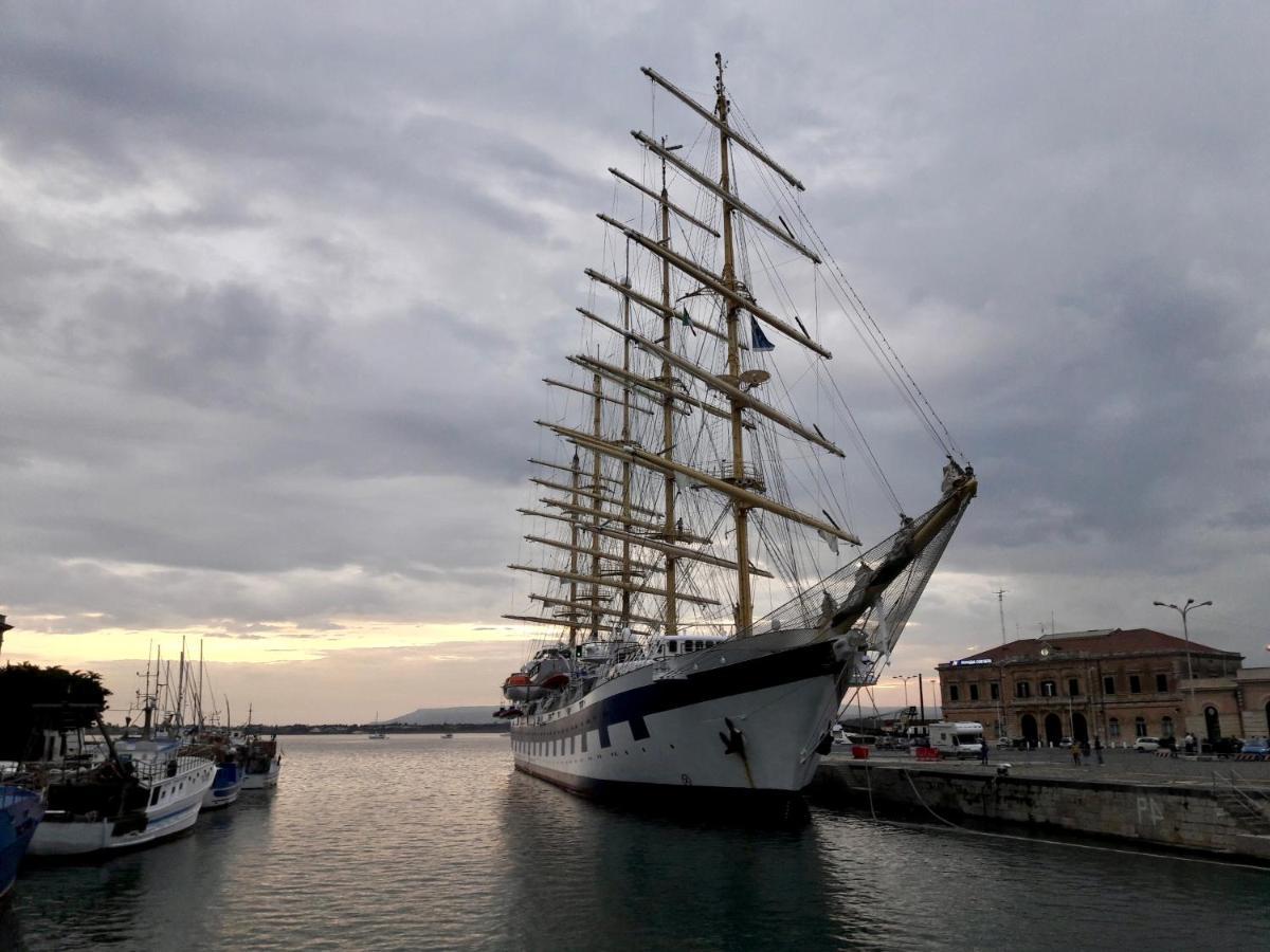 Elegante Appartamento In Palazzo Storico Ortigia Συρακούσες Εξωτερικό φωτογραφία